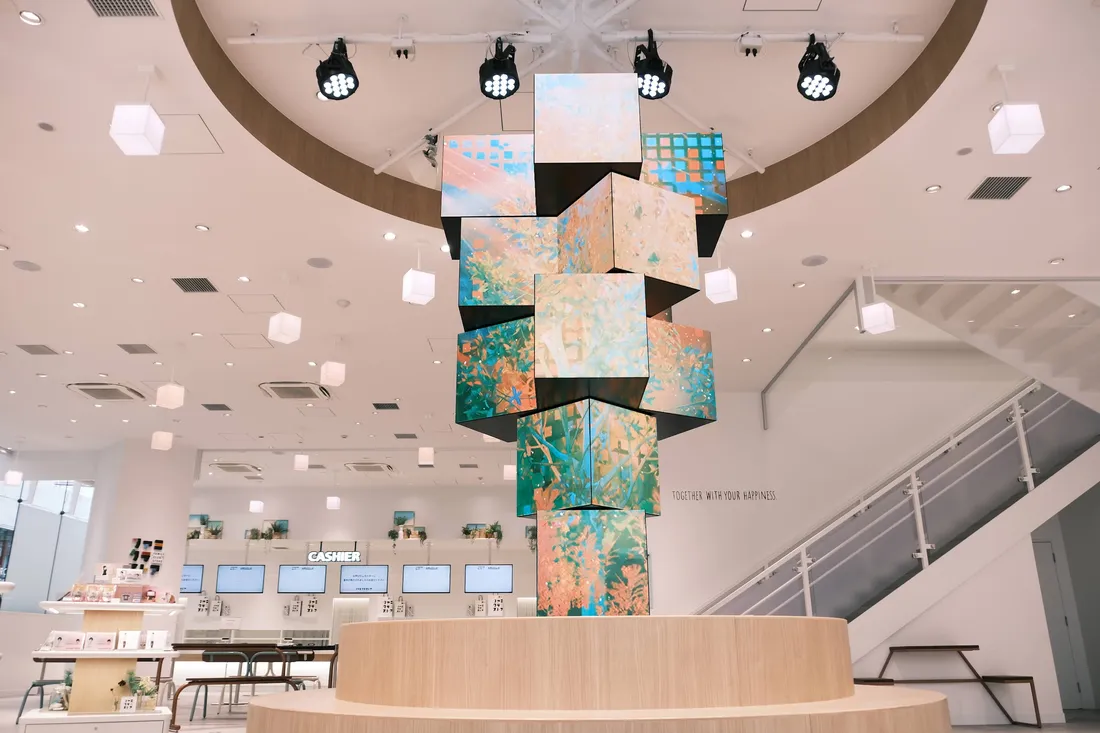 ファミクラストア 店内LED映像